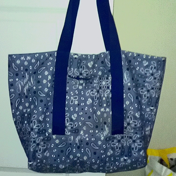 (Victoria Secert) medium button up bandana style purse. - Picture 1 of 1